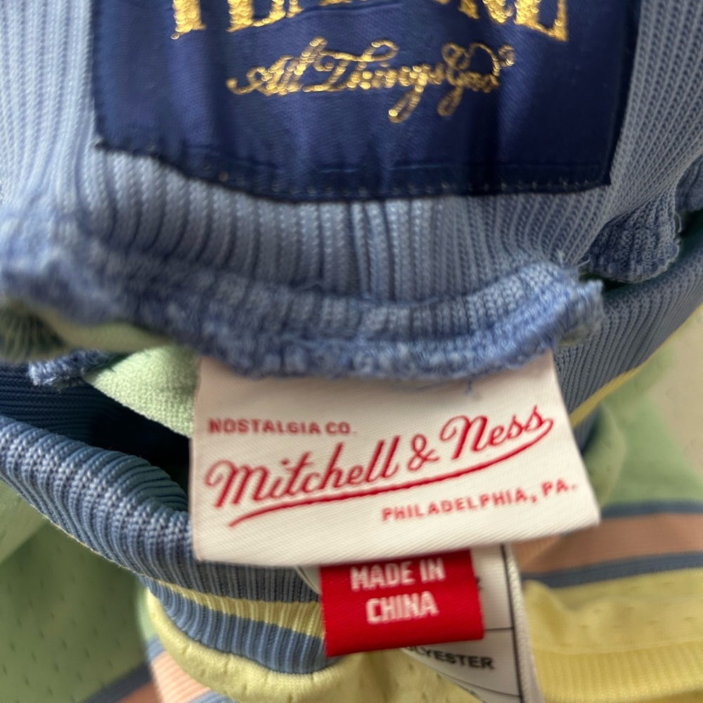 MITCHELL & NESS FEATURE X MITCHELL & NESS BASKETBALL SHORTS GREEN XL $150 - Picture 12 of 13